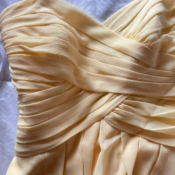 David’s Bridal Strapless or Spaghetti Strap Crinkle Chiffon Canary Dress Size 4 - Picture 2 of 9